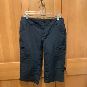 Columbia Omni Shade Hiking Capri Pants - (color is black) Size 6W  (wide)